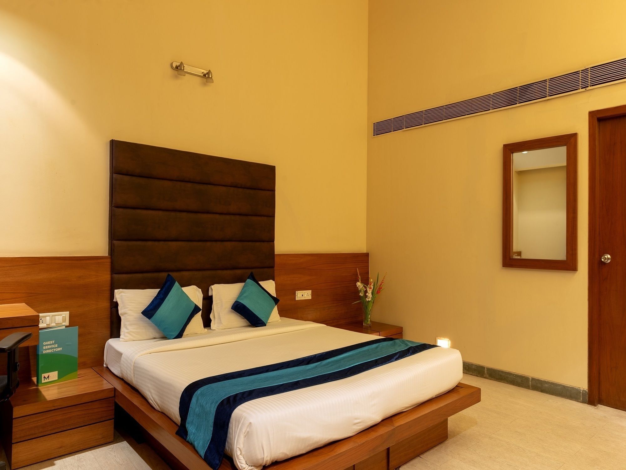 Hotel Mint Koregaon Park Poona Buitenkant foto