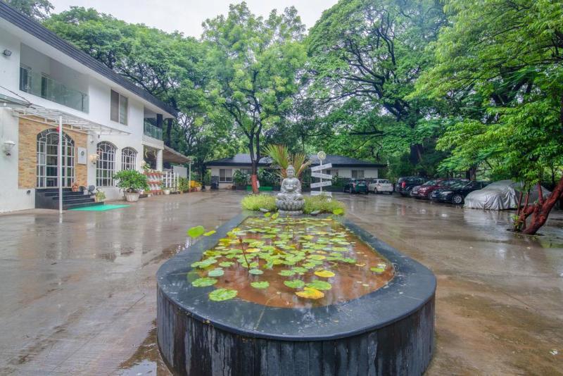 Hotel Mint Koregaon Park Poona Buitenkant foto